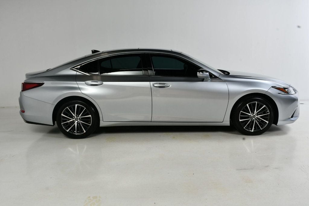 2022 Lexus ES 350 photo 4