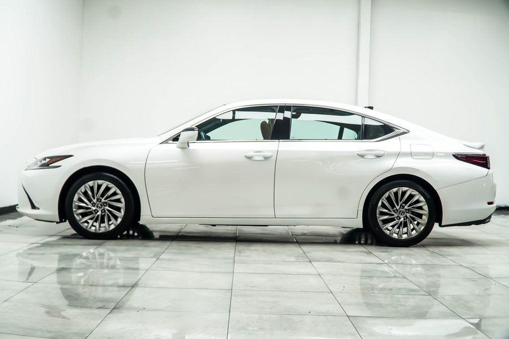 Lexus ES photo 10