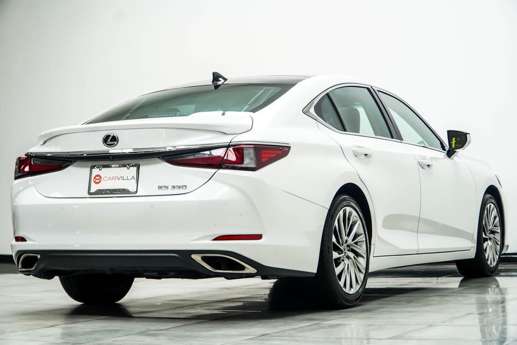Lexus ES photo 13