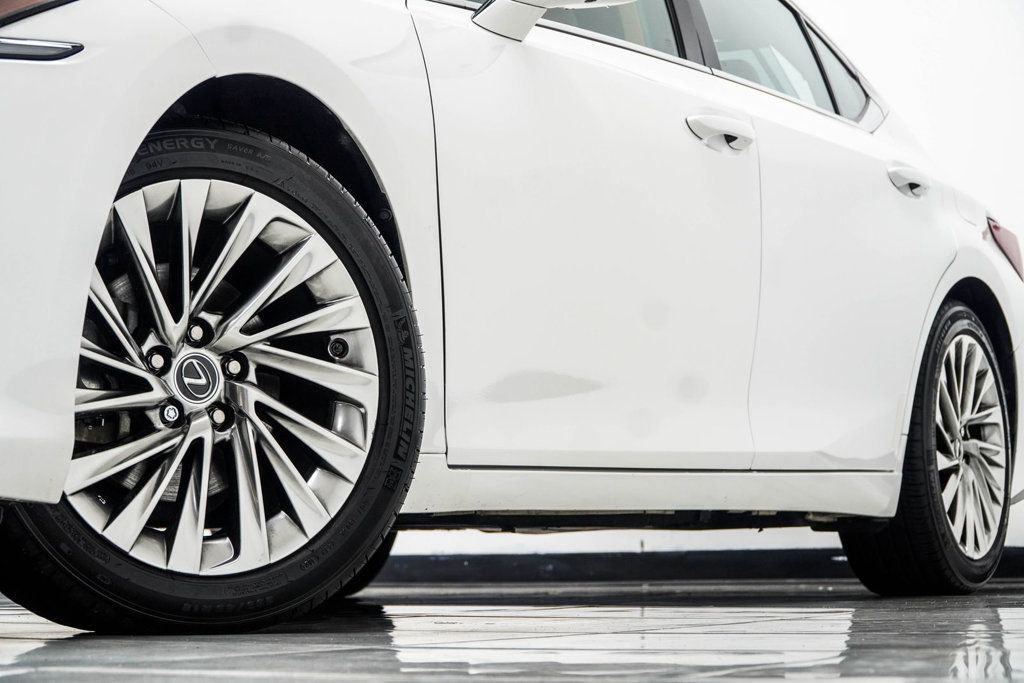 Lexus ES photo 3