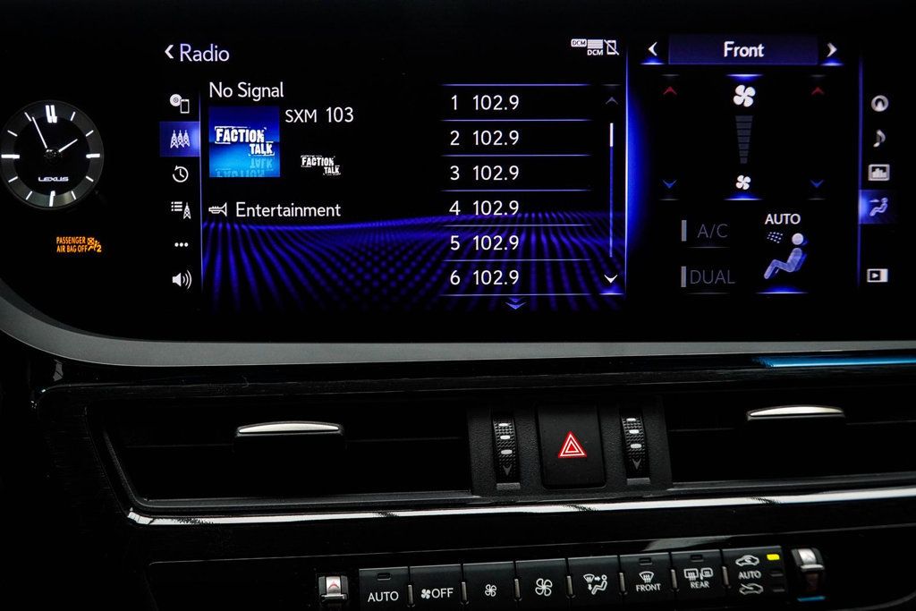 Lexus ES photo 30