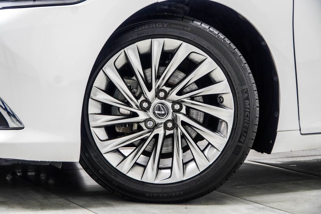 Lexus ES photo 6