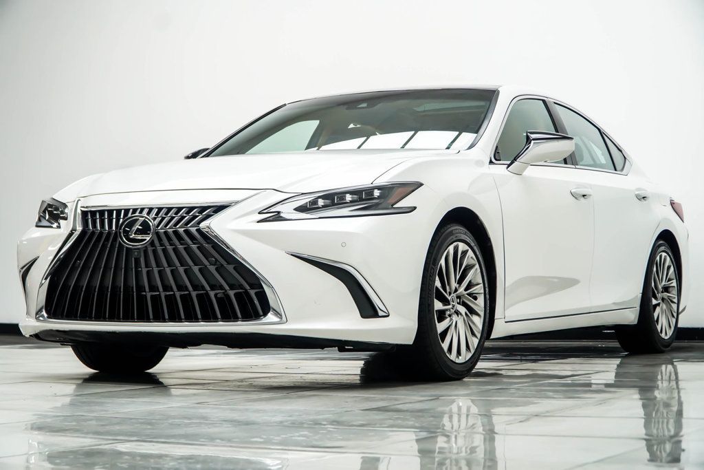 Lexus ES photo 9