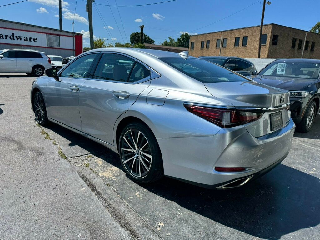 2022 Lexus ES 350 photo 3