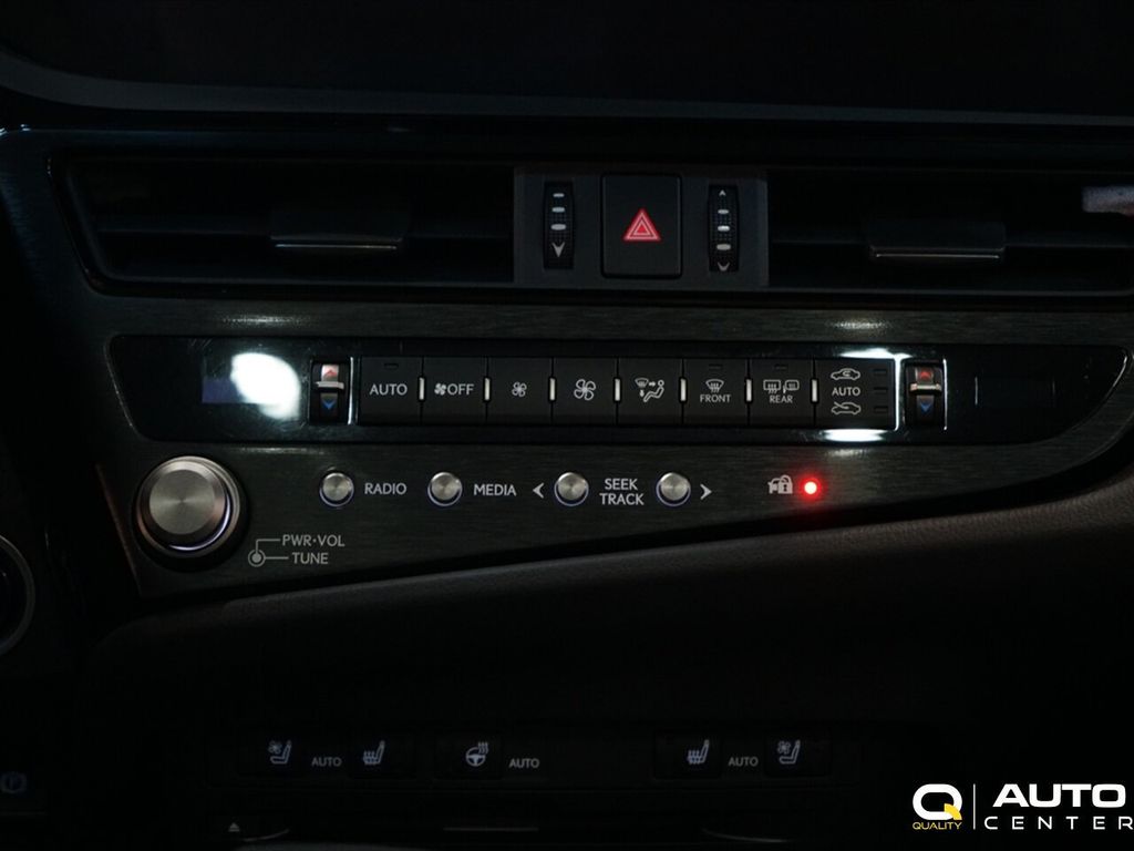 2022 Lexus ES 300h  - 23059033 - 19