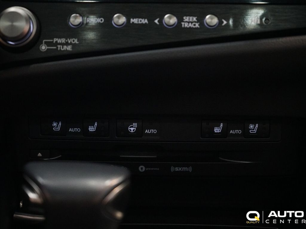 2022 Lexus ES 300h  - 23059033 - 20