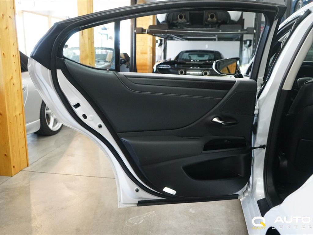 2022 Lexus ES 300h  - 23059033 - 25