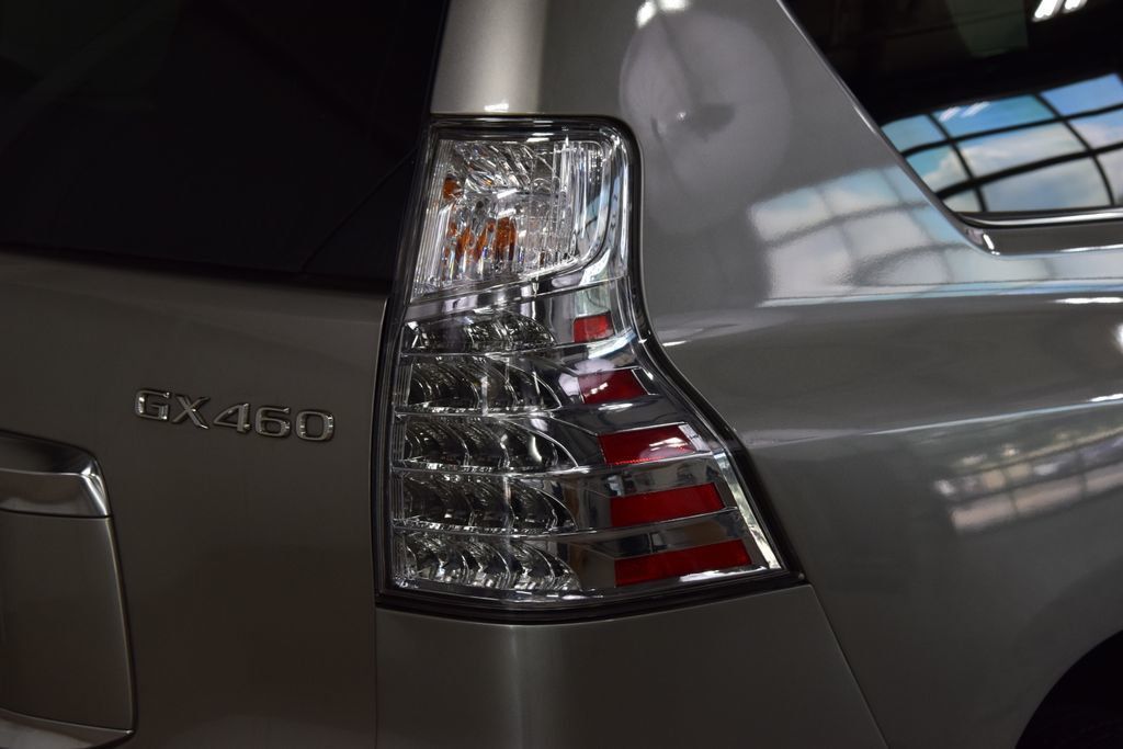 2022 Lexus GX GX 460 Premium 4WD - 23023246 - 17