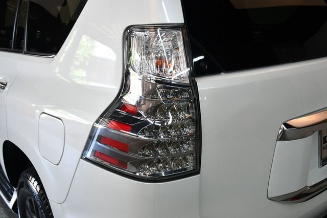 2022 Lexus GX WHITE 22 LEXUS GX460-PREMIUM PLUS WITH CAPTAINS CHAIRS - 23037749 - 13