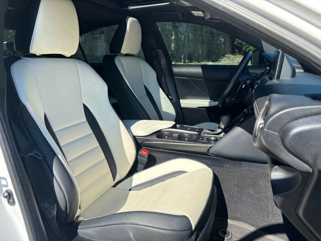 2022 Lexus IS 350 F SPORT photo 4