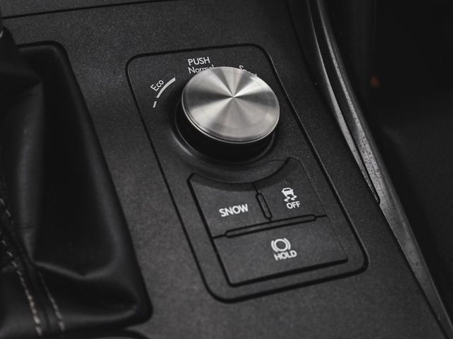 2022 Lexus IS 350 F SPORT - 23000440 - 27
