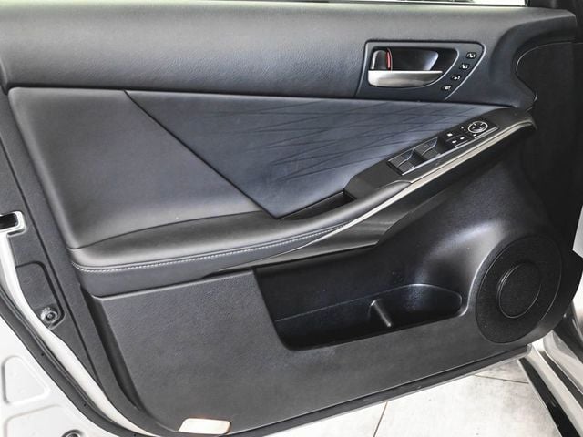 2022 Lexus IS 350 F SPORT - 23000440 - 6