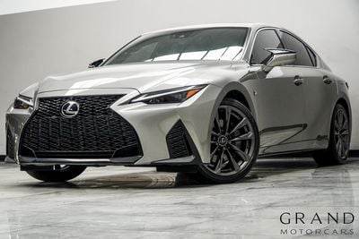 2022 Lexus IS
