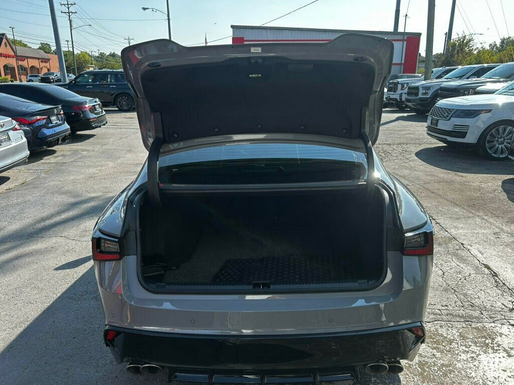 2022 Lexus IS photo 15