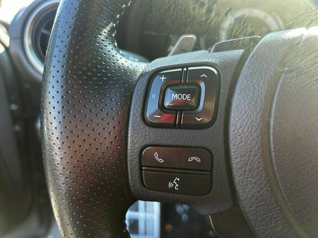 2022 Lexus IS photo 24