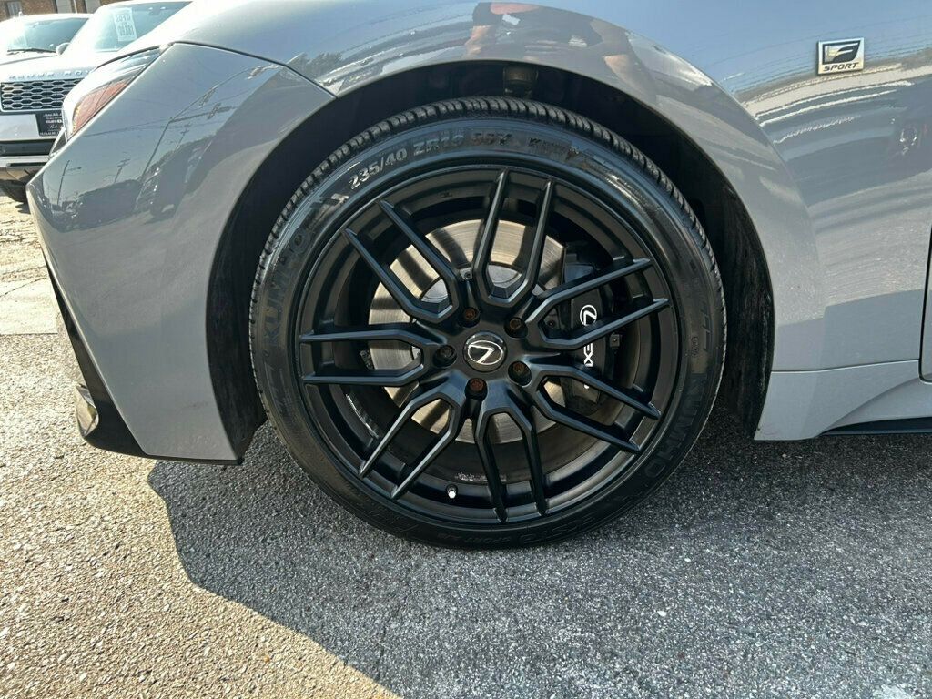 2022 Lexus IS photo 31