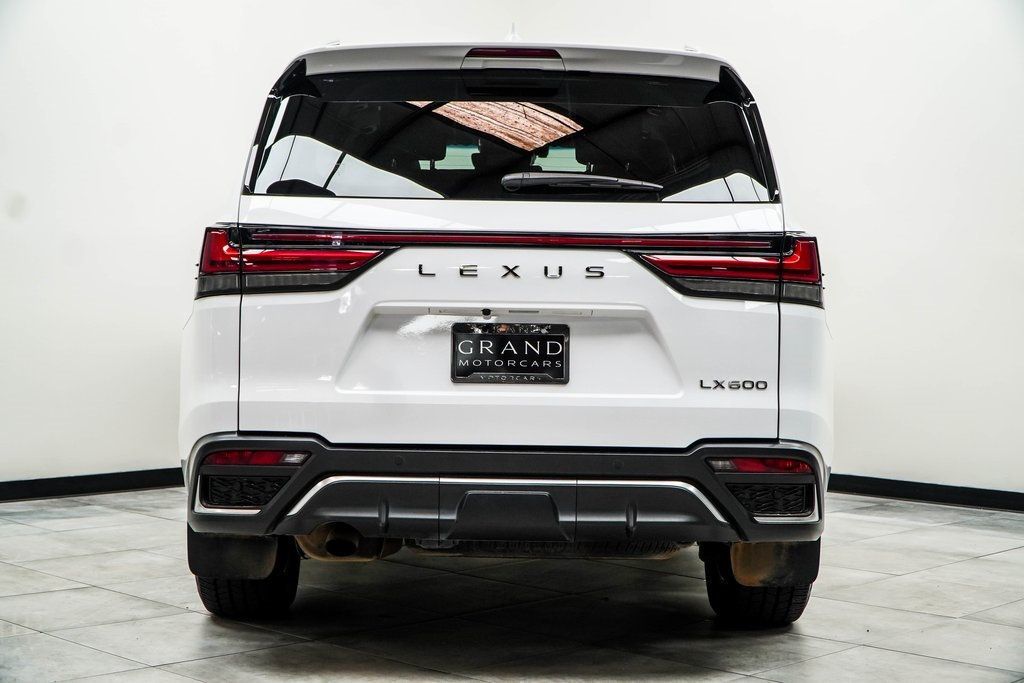 2022 Lexus LX Base 600 F SPORT photo 10