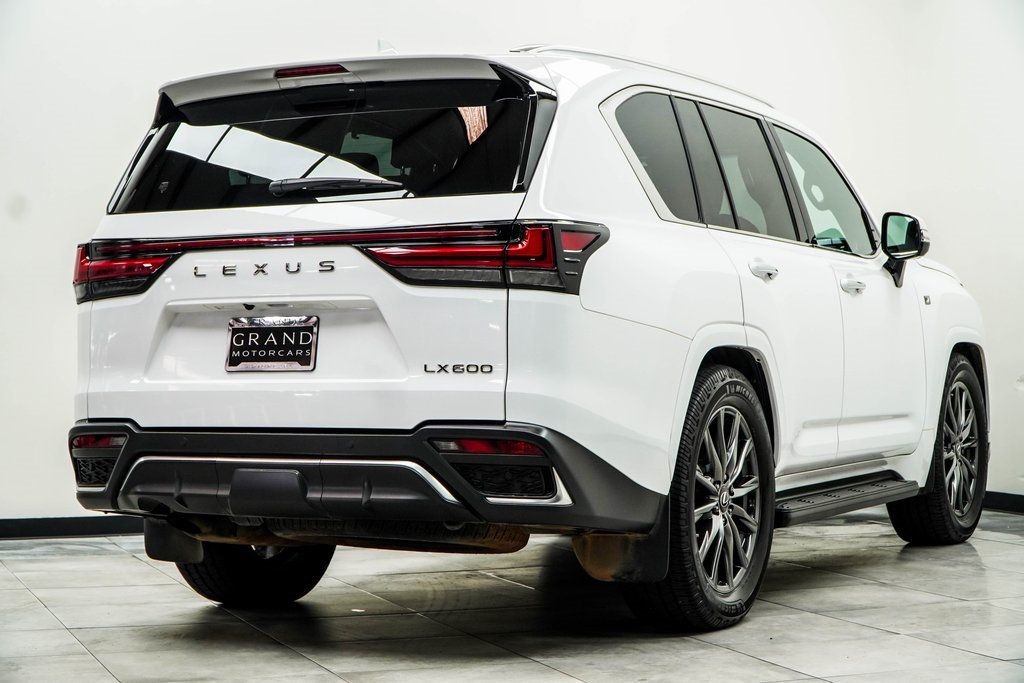 2022 Lexus LX Base 600 F SPORT photo 12