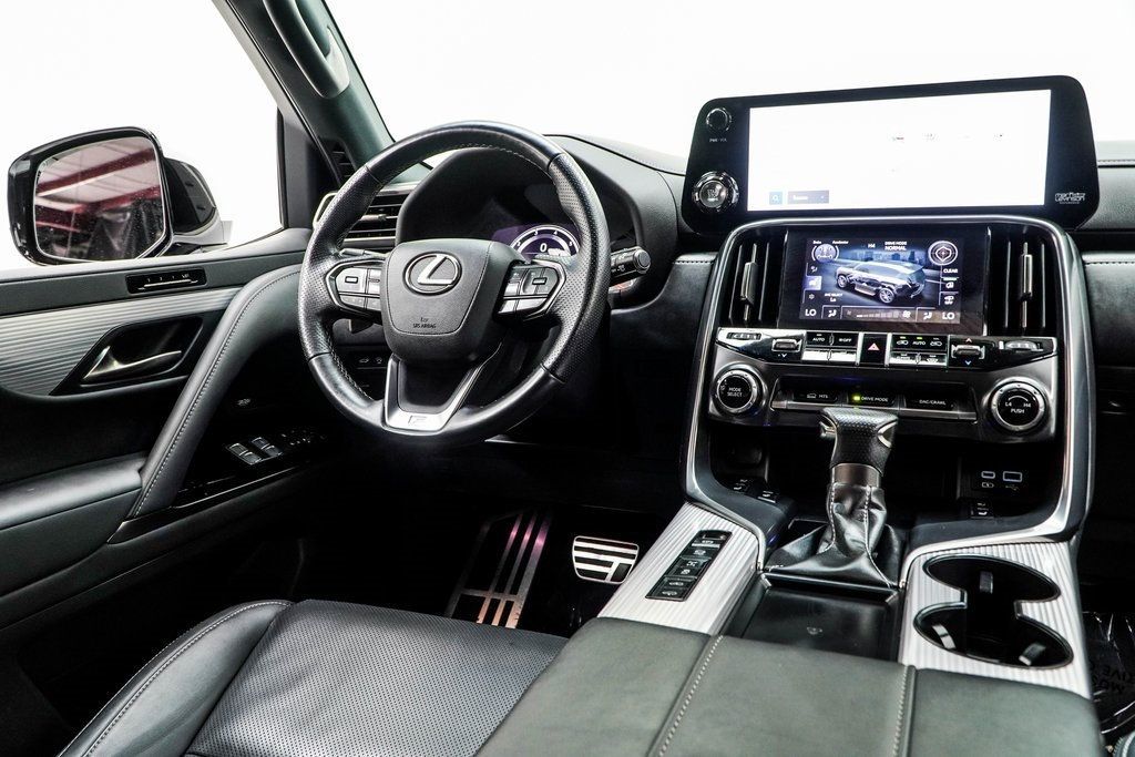 2022 Lexus LX Base 600 F SPORT photo 19