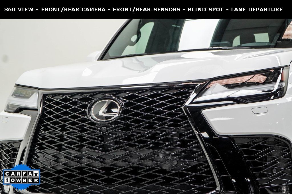 2022 Lexus LX Base 600 F SPORT photo 2