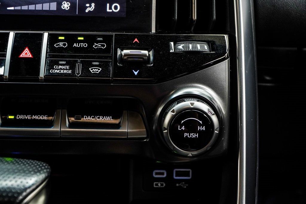 2022 Lexus LX Base 600 F SPORT photo 26