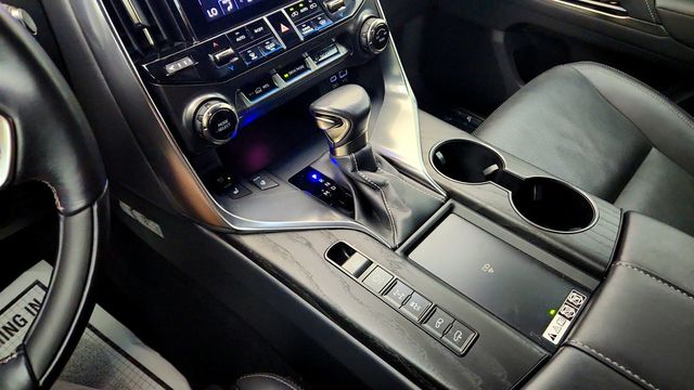 2022 Lexus LX LX 600 Luxury 4WD w/ Active Height Control - 23051240 - 15