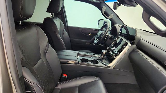 2022 Lexus LX LX 600 Luxury 4WD w/ Active Height Control - 23051240 - 22