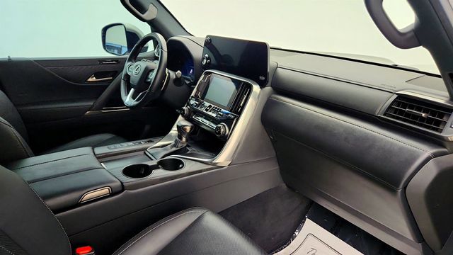 2022 Lexus LX LX 600 Luxury 4WD w/ Active Height Control - 23051240 - 23