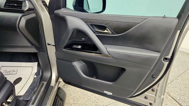 2022 Lexus LX LX 600 Luxury 4WD w/ Active Height Control - 23051240 - 24