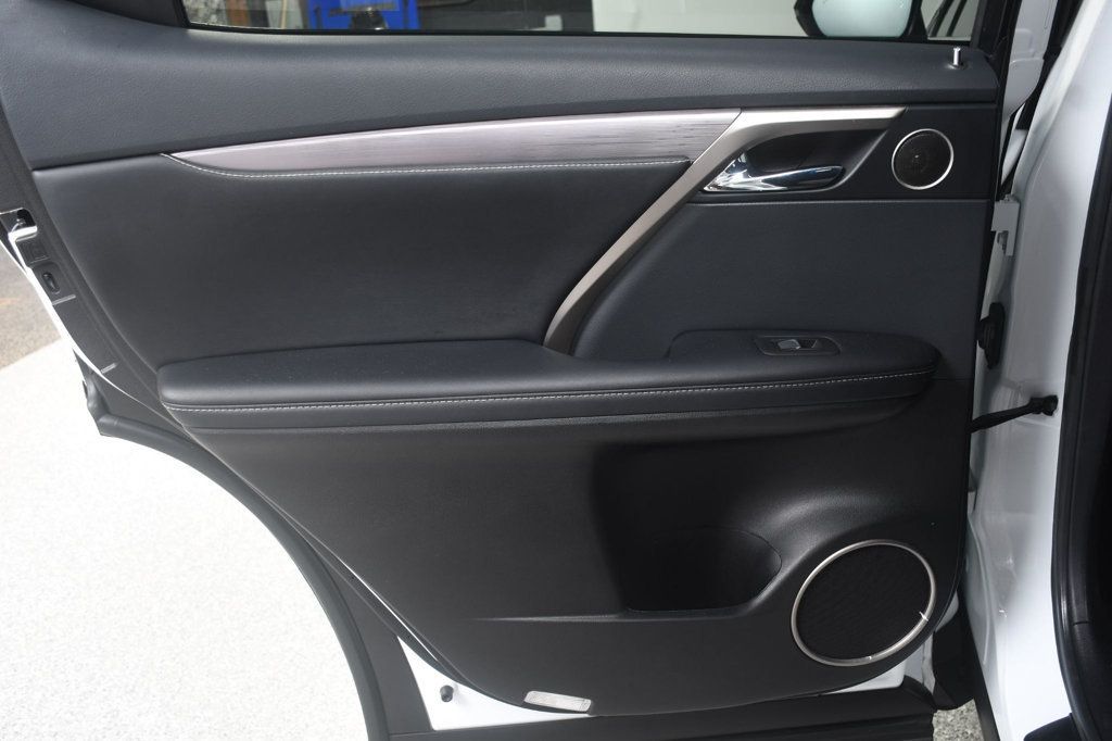Lexus RX photo 18