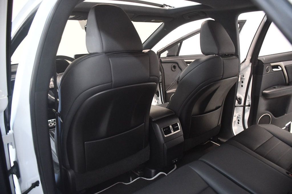 Lexus RX photo 30