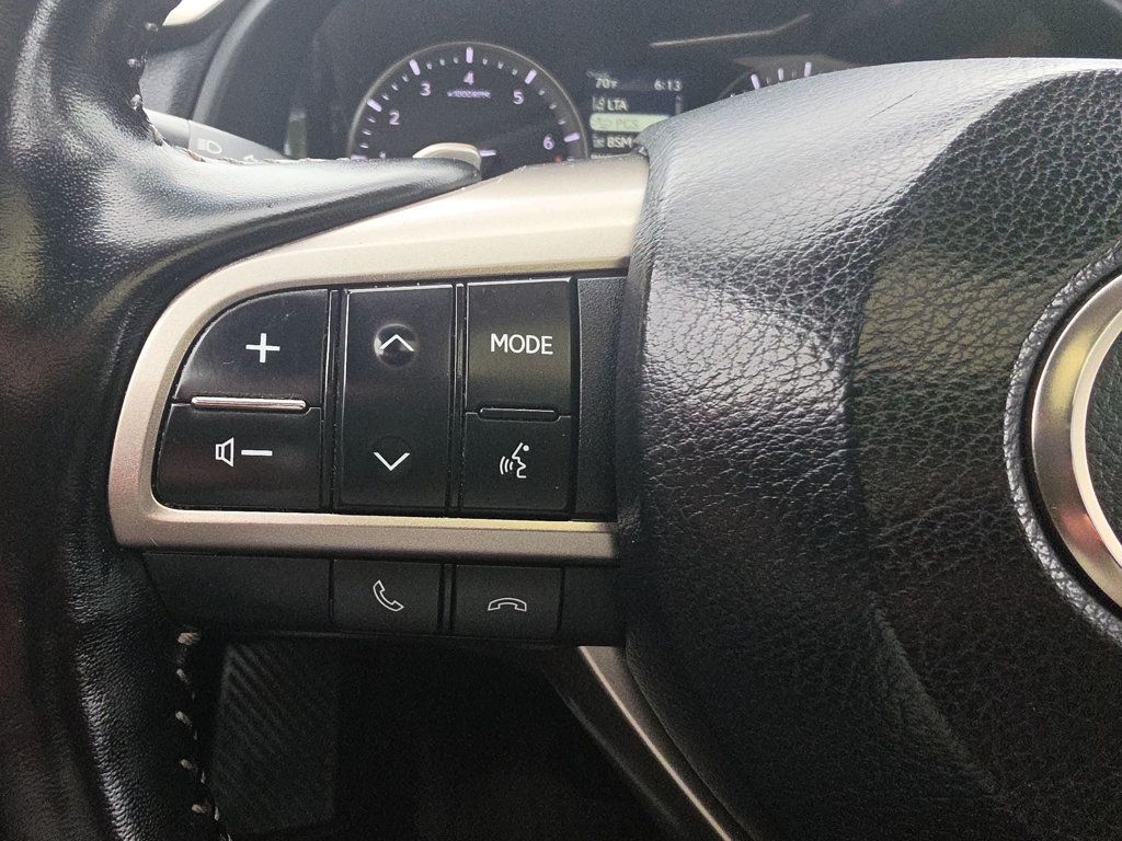 Lexus RX photo 32