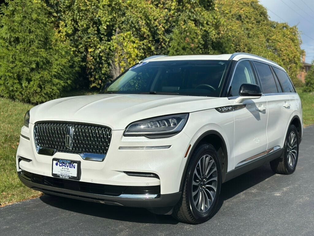 2022 Lincoln Aviator Standard photo 3