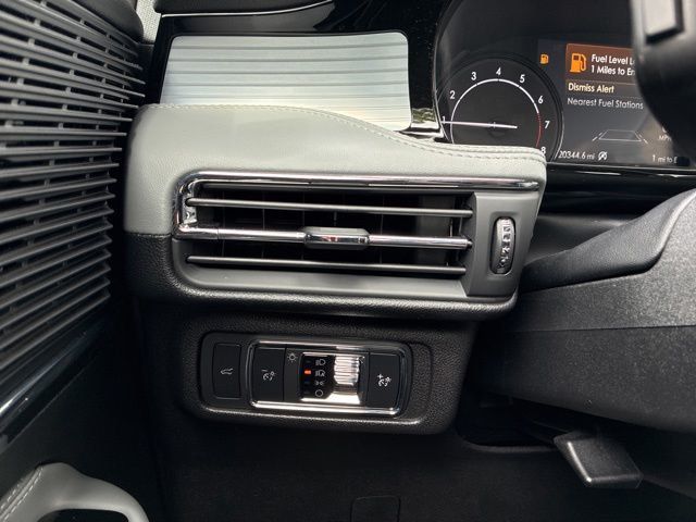 2022 Lincoln Corsair Standard AWD - 23016384 - 25