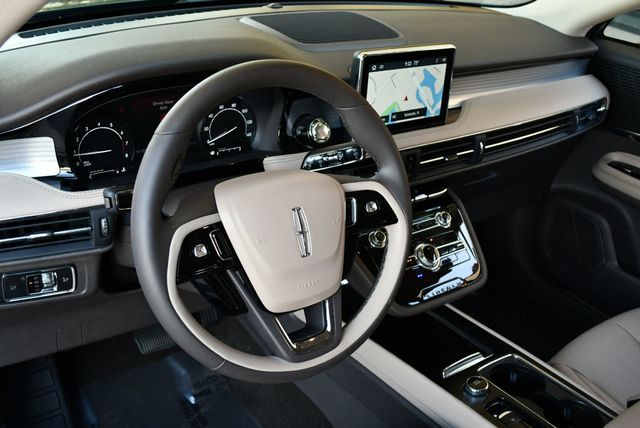 2022 Lincoln Corsair Standard AWD SUV W/Equipment Group 101A & Navigation - 23015814 - 12