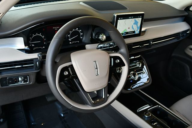 2022 Lincoln Corsair Standard AWD SUV W/Equipment Group 101A & Navigation - 23015814 - 39