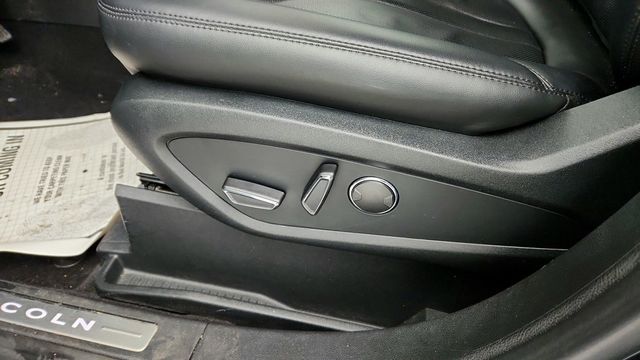 2022 Lincoln Nautilus Reserve AWD w/  20'' Premium Painted Bright Machined Alum Wheels - 22944364 - 11