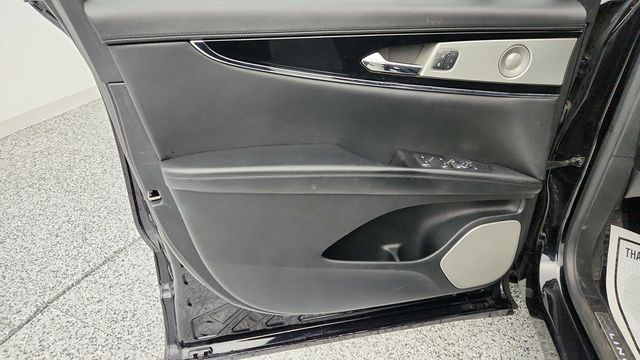 2022 Lincoln Nautilus Reserve AWD with 202A, Twin-Turbo Engine & Monochromatic Package - 22953508 - 10