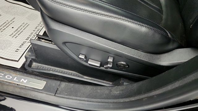 2022 Lincoln Nautilus Reserve AWD with 202A, Twin-Turbo Engine & Monochromatic Package - 22953508 - 11