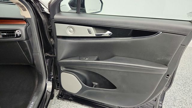 2022 Lincoln Nautilus Reserve AWD with 202A, Twin-Turbo Engine & Monochromatic Package - 22953508 - 25