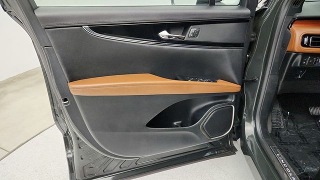 2022 Lincoln Nautilus Reserve AWD with Lincoln Co-Pilot360 1.0 Plus Package - 22940970 - 10