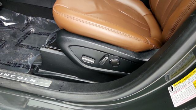 2022 Lincoln Nautilus Reserve AWD with Lincoln Co-Pilot360 1.0 Plus Package - 22940970 - 11