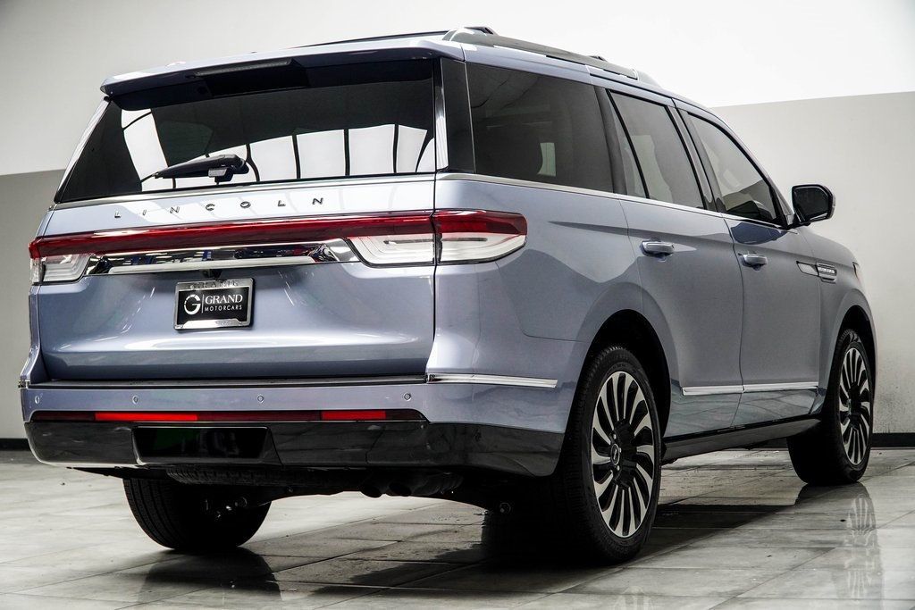 2022 Lincoln Navigator Black Label photo 13