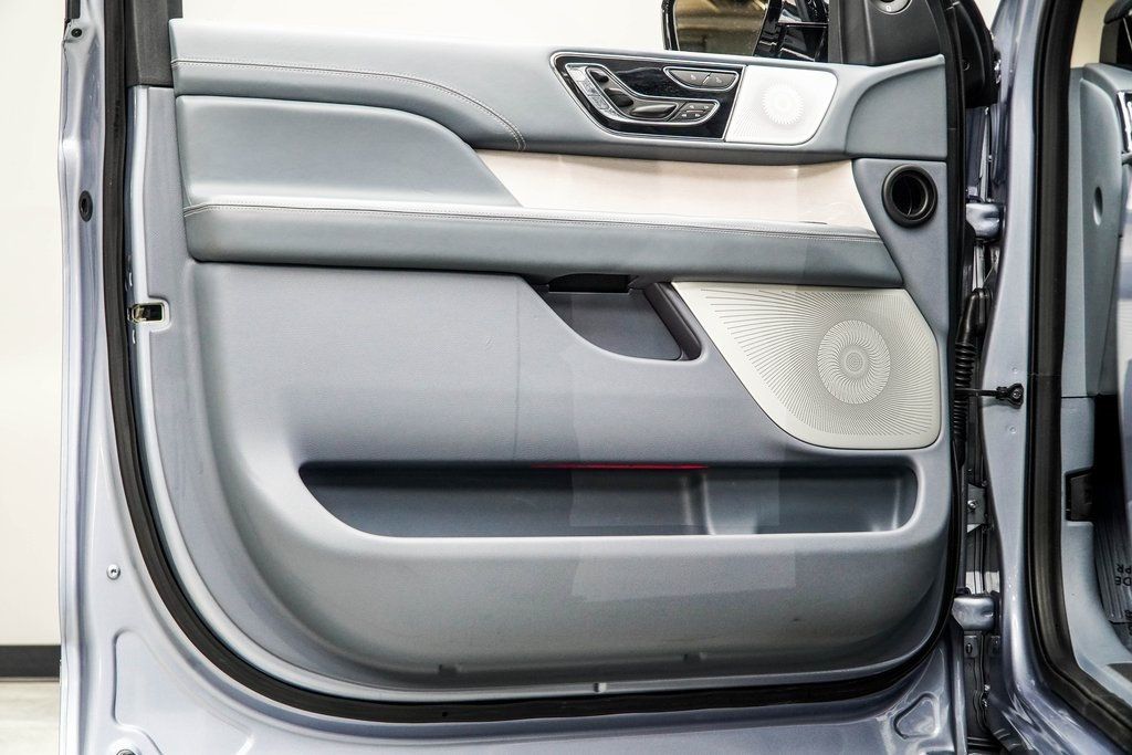 2022 Lincoln Navigator Black Label photo 30