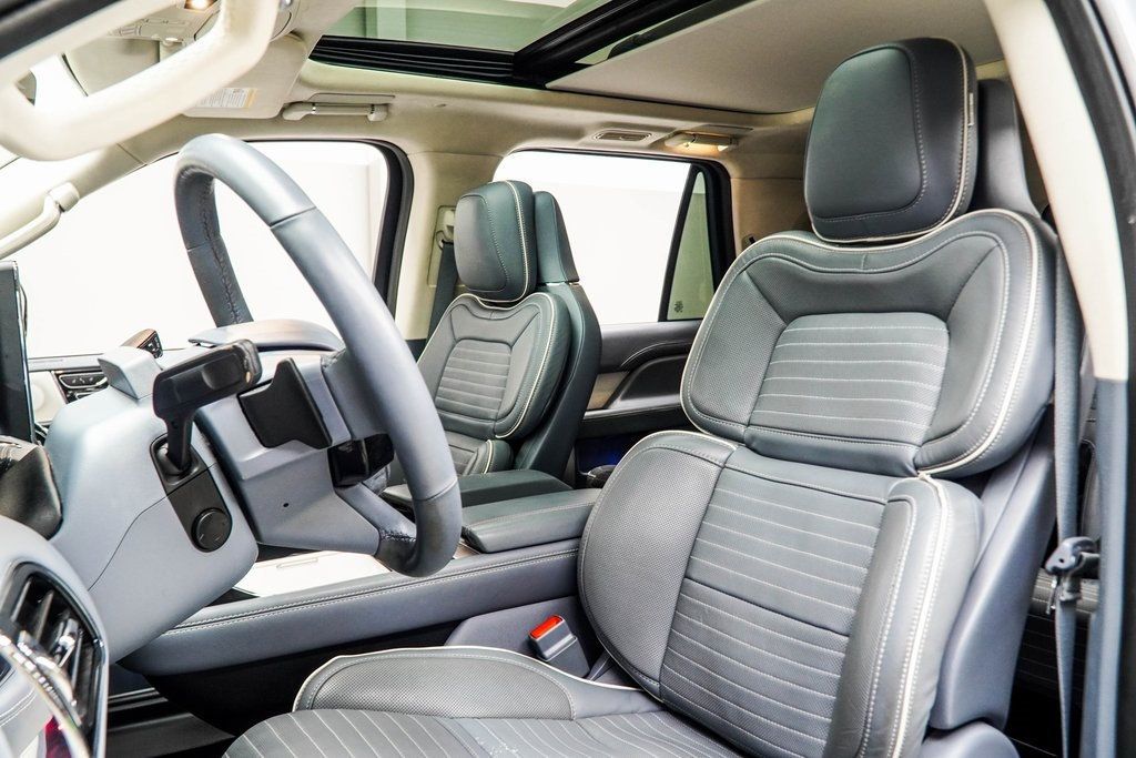 2022 Lincoln Navigator Black Label photo 34