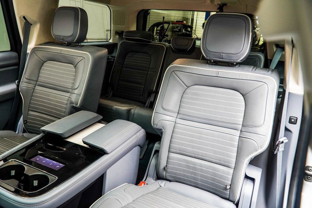 2022 Lincoln Navigator Black Label photo 37