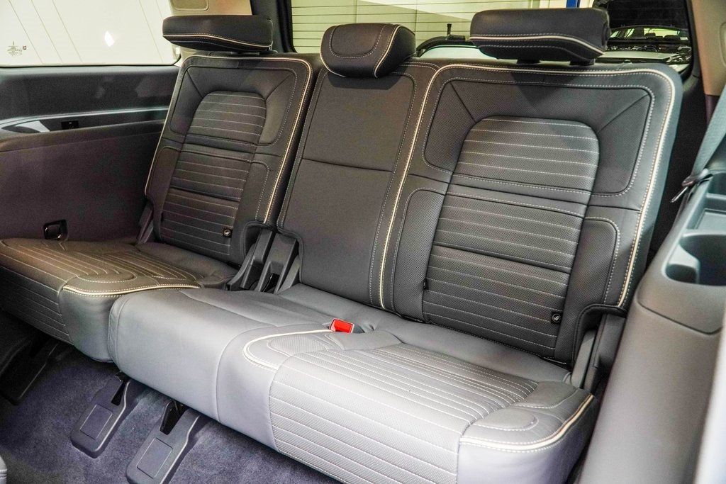 2022 Lincoln Navigator Black Label photo 40