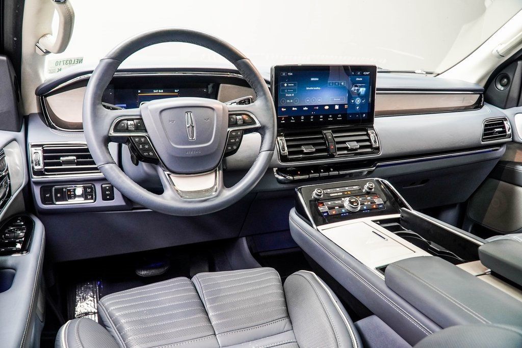2022 Lincoln Navigator Black Label photo 5
