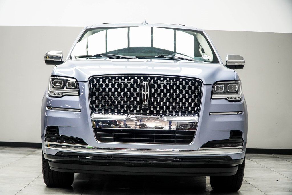 2022 Lincoln Navigator Black Label photo 8