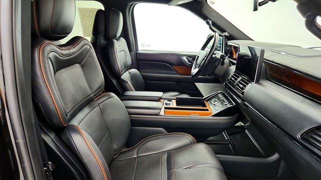 2022 Lincoln Navigator Black Label 4x4 - 23038270 - 24